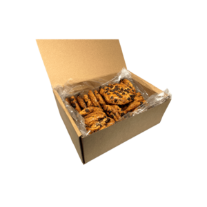 Caja de galletas con pepitas de chocolate envasadas en formato cómodo para casa