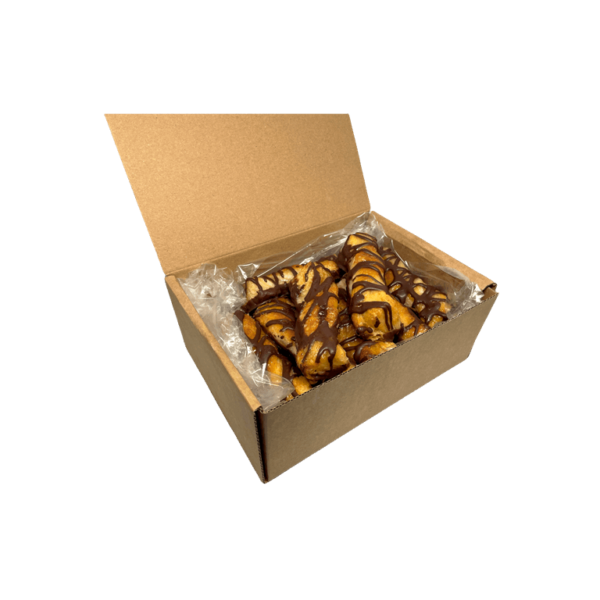 Lazos de hojaldre bañados con chocolate presentados en caja a granel para casa
